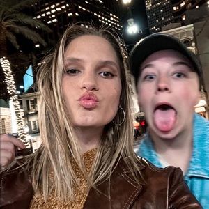 Meet your Posher, Elise